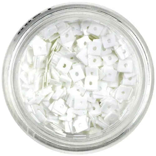 Ozdobné čtverečky s dírkou - bílé