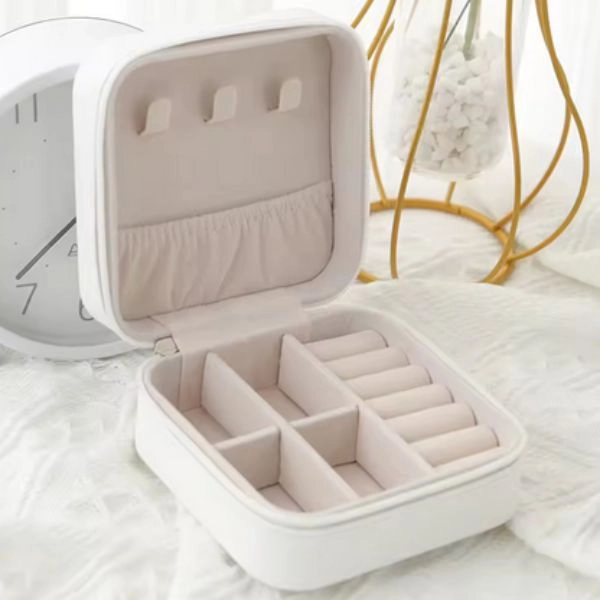 Šperkovnice malá - bíla